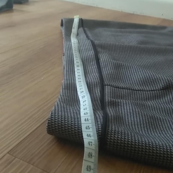 Suits You by Jacqui E Houndstooth pattern suit skirt AU 14 and jacket AU 12 - Picture 9 of 10